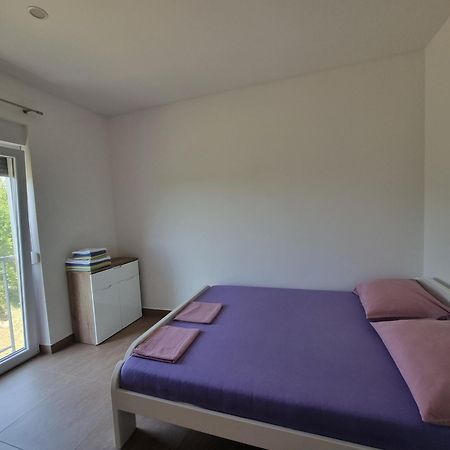 Apartmani Jozic Seline ภายนอก รูปภาพ