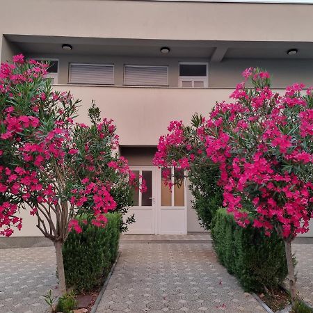 Apartmani Jozic Seline ภายนอก รูปภาพ