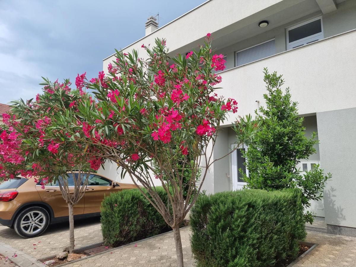 Apartmani Jozic Seline ภายนอก รูปภาพ